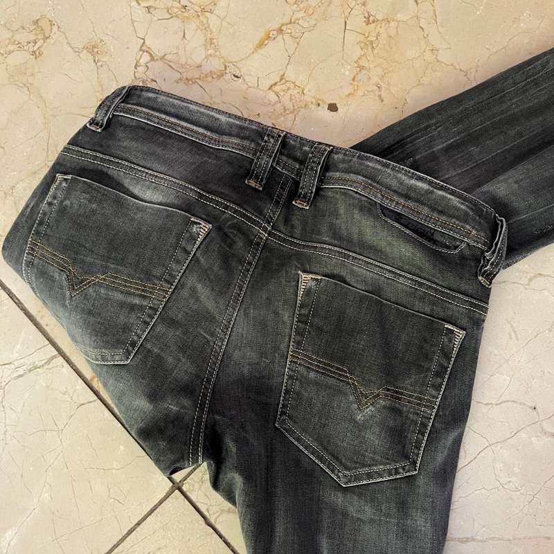 100% genuine*** DIESEL Men's Safado Limited Edition Jeans  Size 29 Waist New without Tags