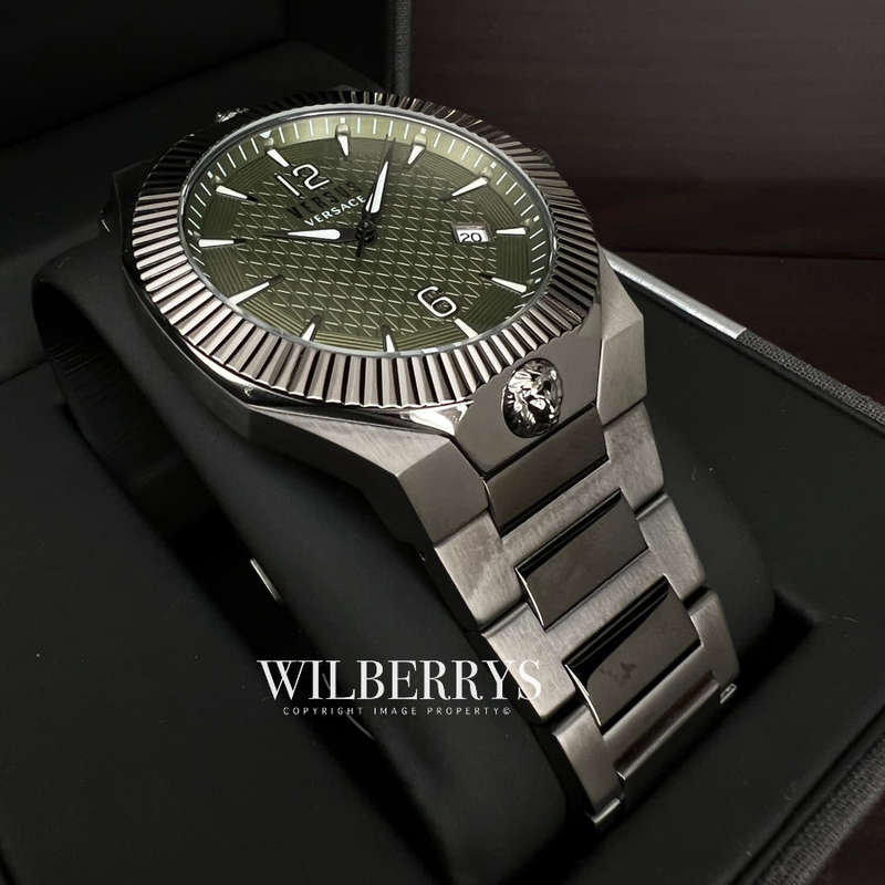 **Retail: R10,000.00*** VERSACE Men's Versus Chicago Surgical Steel Watch BRAND NEW IN BOX
