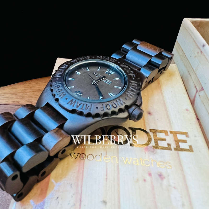 Retail: R2,499.00 WOODEE ® Unisex 40mm Natural Dark Wood WOOF Edition Watch BRAND NEW