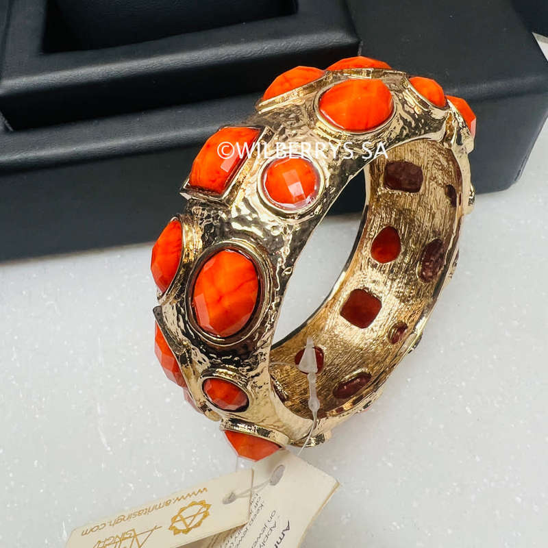 l@@k!!Retail: R1650.00 AMRITA NEW YORK Shelter Island Cuff Coral hot!!!