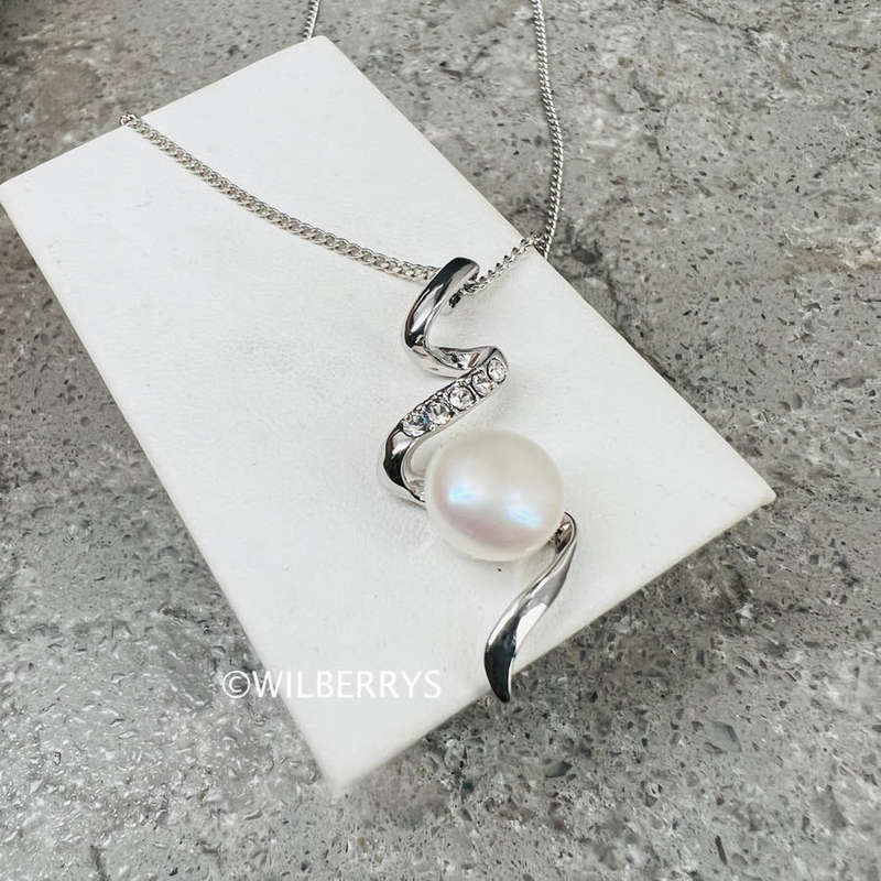 LONDON JEWELLERS Devotion Freshwater Pearl Bow Pendant with Swarovski Elements® + Chain