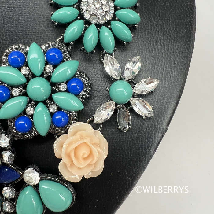 Amrita New York Women Jardin De Fleurs Bib Blue/Turquoise Necklace