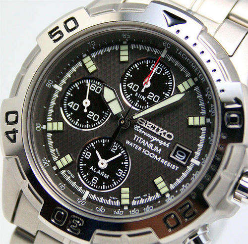 R7,000.00 >> RARE SEIKO TITANIUM BLACK EDITION CHRONOGRAPH MEN'S WATCH