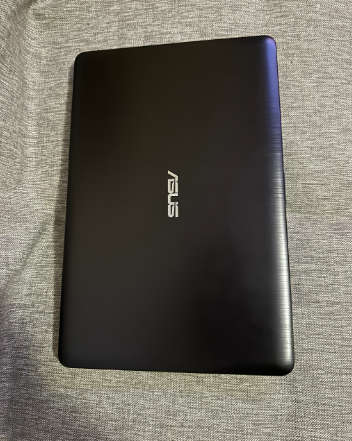 Asus Vivobook X541S, 15.6 inch, Intel Celeron N3060, 500GB HDD, 2GB Ram. Window 10 Pro