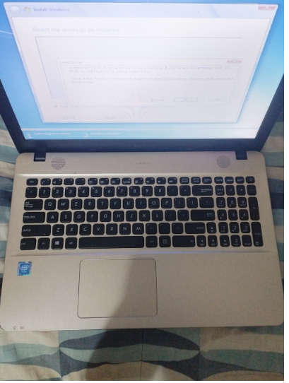 Asus Vivobook X541S, 15.6 inch, Intel Celeron N3060, 500GB HDD, 2GB Ram. Window 10 Pro