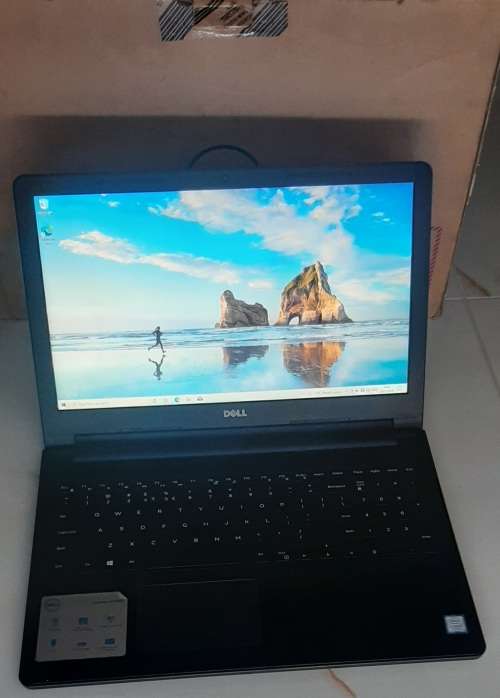 7TH Gen Dell Inspiron i5 @ 2.50Ghz, 8gb Ram, 500gb HHD, 15.6` Display, HDMI, DVD, Windows 10 (MINT!)