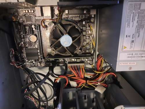 7th gen i5 Gigabyte tower @ 3.00Ghz, 8gb Ram, 500gb HHD, DVD, USB3.0, Windows 10
