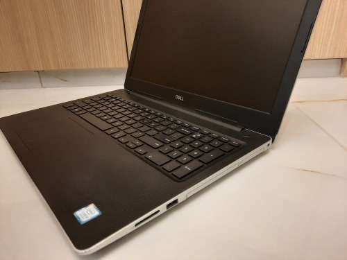 8TH Gen Dell Inspiron i5 @ 2.30ghz, 8gb ram, 1tb HHD, 15.6` Display, HDMI, WiFi, Windows 10
