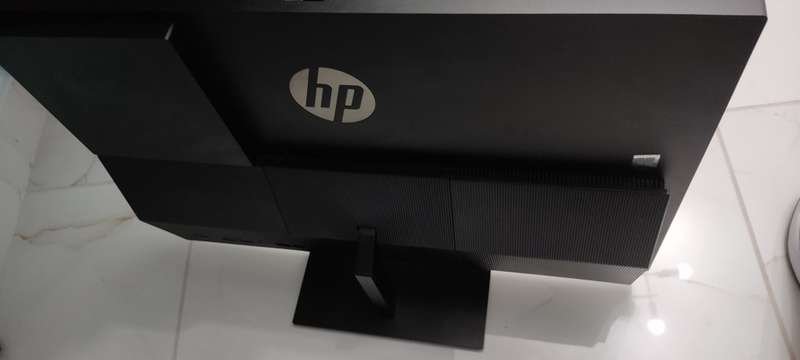 HP ProOne 400 G4 20.0` AiO - i5-8500T 2.10GHz - 8GB RAM - 500GB SSD - WiFi- Windows 11