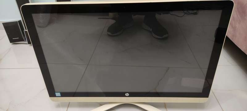 **BARGAIN BUY** HP All-in-One 24` Core i5, 12GB Ram, 1TB HD, nVidia 920MX -WORTH R10k -GRAB IT@R2599
