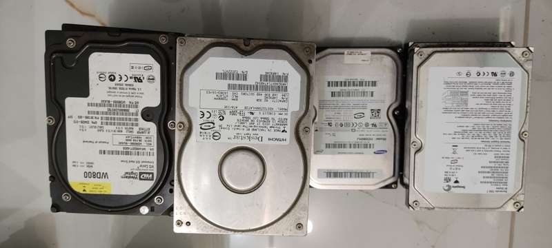 51x Various 3.5` Hard drives 40gb-500gb