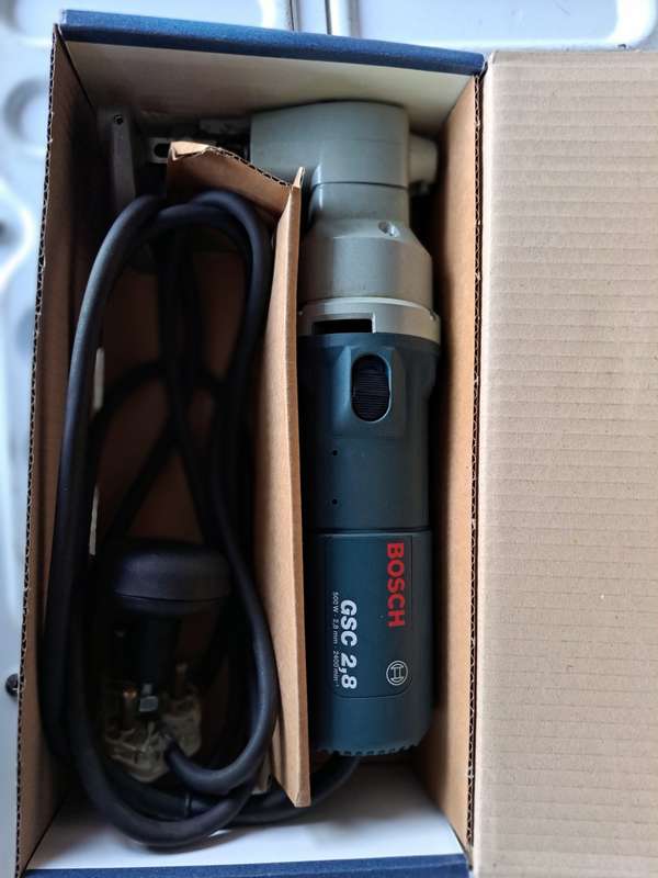 Nibbler / Shear Bosch GSC 2.8