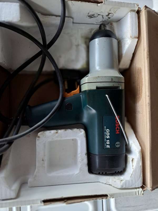 Impact wrench 1/2 inch drive Bosch GDS 18 E