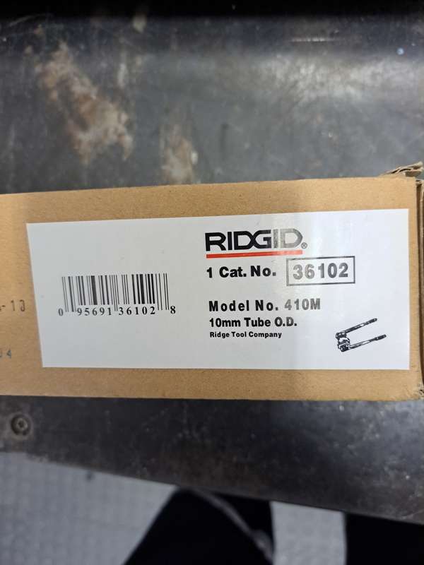 Pipe / Tube Bender Ridgid Model 410 mm c/w used No. 10 Pipe cutter