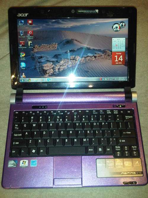 **Metalic PUrple Acer Aspire 1 Netbook (windows7 ultimate,office2010)**