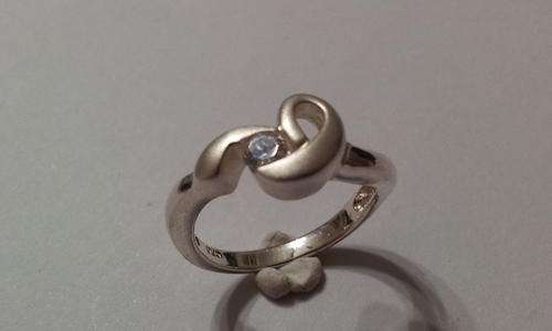 Pretty CZ STERLING SILVER RING