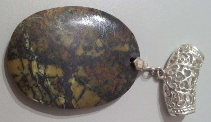 STUNNING BOLD PENDANT *** costume jewellery ***