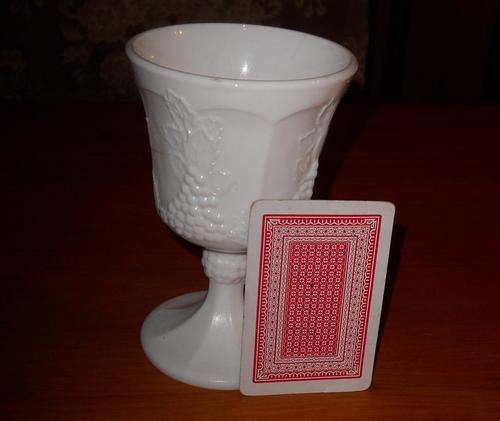 Milkglass sweet dish
