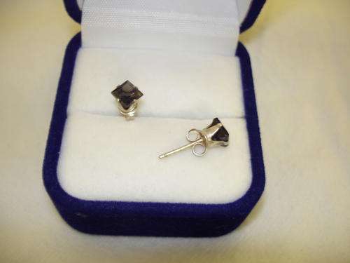 EARRINGS AMETHYST STUDS