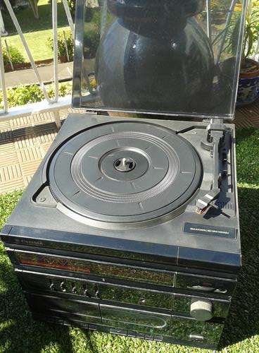 Cortina Classic 35 watt turntable hi fi with speakers
