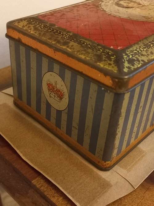 1953 Vintage Tin in commemoration of Coronation of Queen Elizabeth
