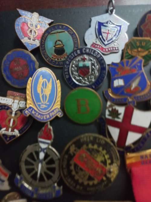 Vintage lot of badges. 48 badges for one bid. Bargain lot.