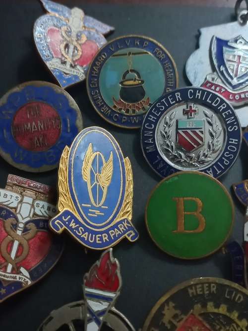 Vintage lot of badges. 48 badges for one bid. Bargain lot.