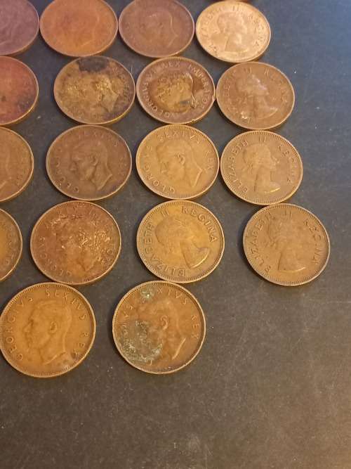 22 mixed SA Union half pennies. Bid per coin to take all