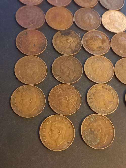 22 mixed SA Union half pennies. Bid per coin to take all