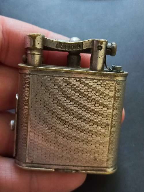 Vintage original Dunhill lighter. Excellent collectors item
