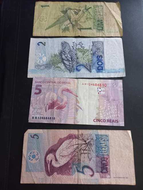 4 x Brasil bank notes. Bid per note to take all 4