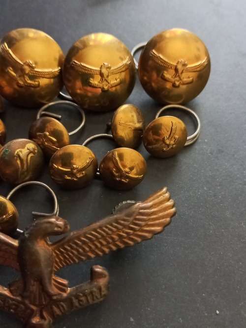 SA Airforce badge and button lot.
