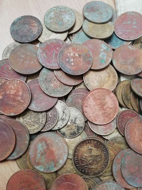 Standard bank coin bag (including 119 old SA coins)