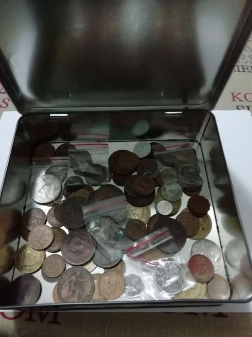 Vintage Frank Brady's tin + 101 mixed old coins