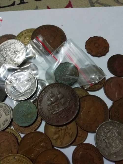 Vintage Frank Brady's tin + 101 mixed old coins