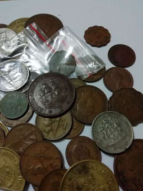 Vintage Frank Brady's tin + 101 mixed old coins