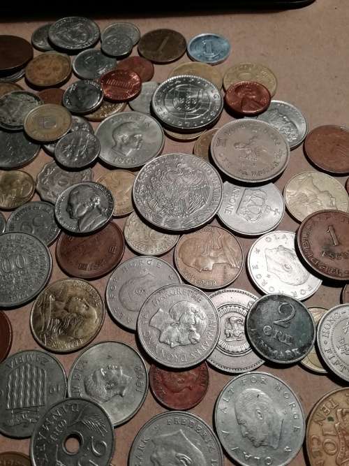Vintage tin including 130 mixed coins - one bid
