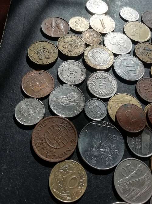 Mixed international coins. 47 Coins