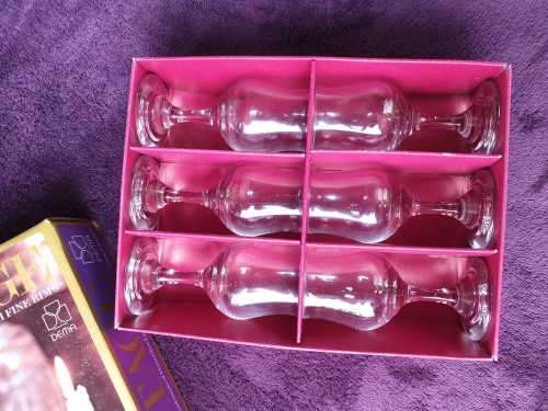 VINTAGE BOXSET OF 6 LIQUEUR/SNAPS GLASSES