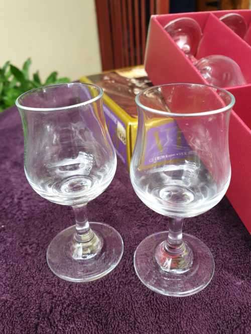 VINTAGE BOXSET OF 6 LIQUEUR/SNAPS GLASSES