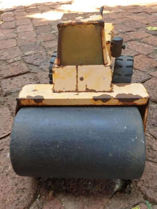 LARGE 1970S MIGHTY TONKA ROLLER