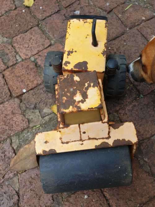 LARGE 1970S MIGHTY TONKA ROLLER
