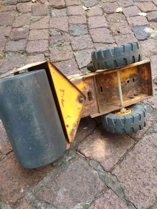 LARGE 1970S MIGHTY TONKA ROLLER