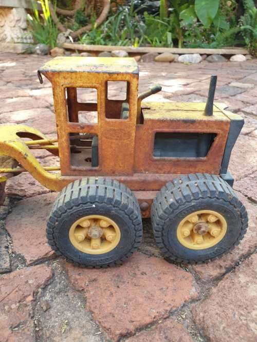 VINTAGE 1980S TONKA ROAD GRADER