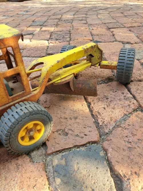 VINTAGE 1980S TONKA ROAD GRADER