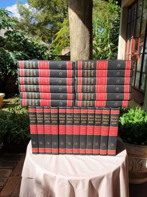 STUNNING SIGHT: COMPLETE 24 VOL SET OF 1969 COLLIERS ENCYCLOPEDIA