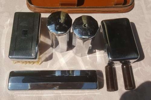 VINTAGE 1950S TWO-TIX CHROME MALE GROOMING KIT MADE IN ENGLAND
