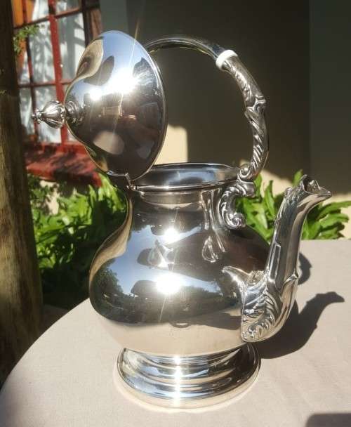 BEAUTIFUL VINTAGE ENGLISH SILVER PLATED COFFEE/TEA SET WITH TRAY