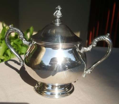 BEAUTIFUL VINTAGE ENGLISH SILVER PLATED COFFEE/TEA SET WITH TRAY