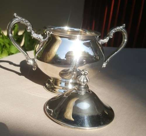 BEAUTIFUL VINTAGE ENGLISH SILVER PLATED COFFEE/TEA SET WITH TRAY
